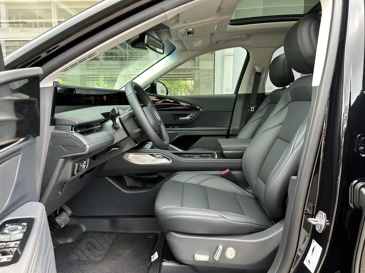 Lincoln 2026 Navigator 2.0T Two-Drive Sailing Edition Automatic Gear 2