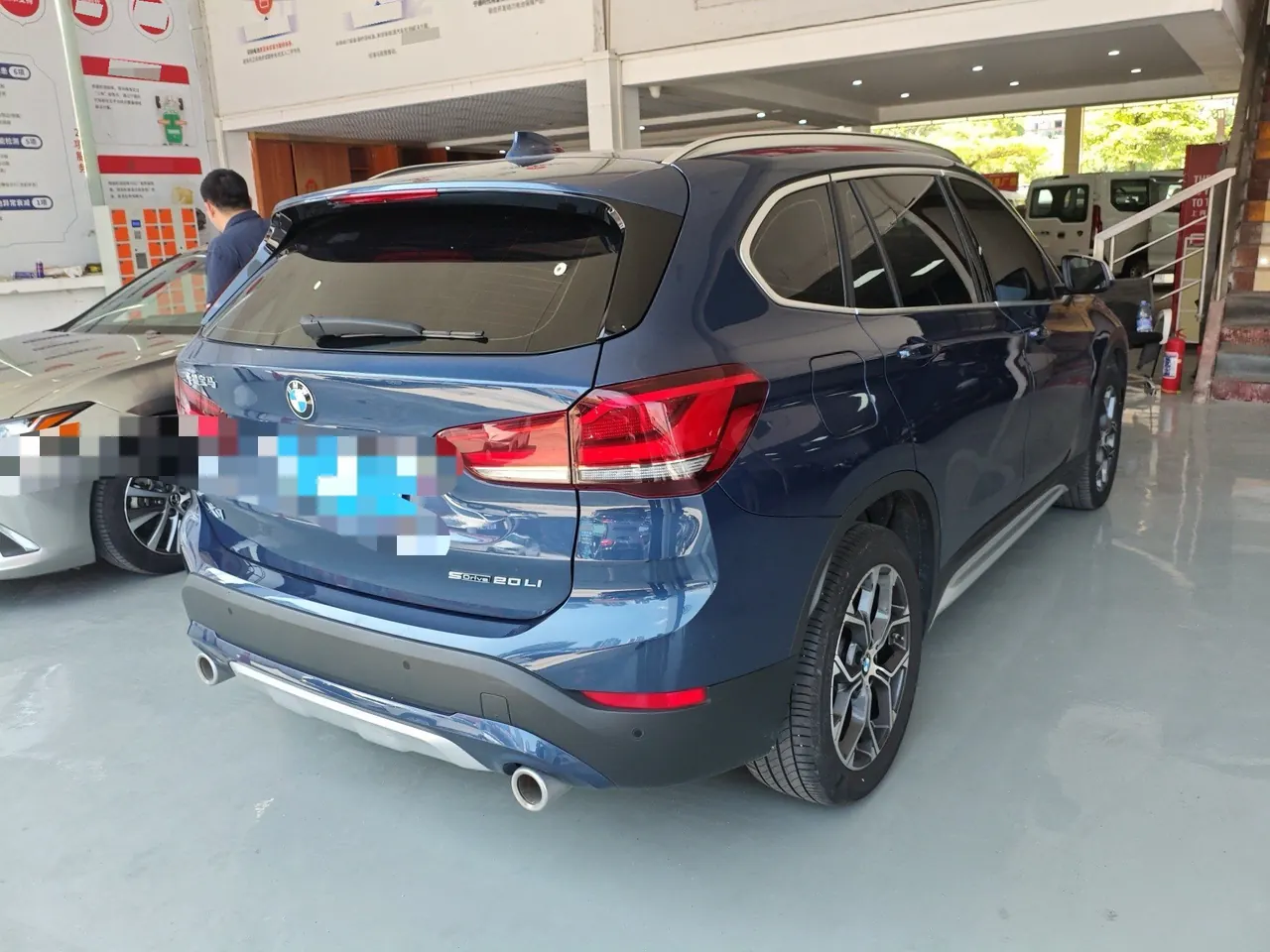 BMW 2021 X1 sDrive20Li 1.5T exclusive automatic gear 2