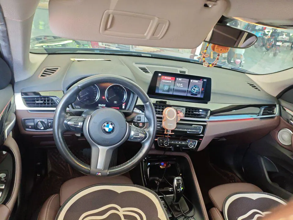 BMW 2021 X1 sDrive20Li 1.5T exclusive automatic gear 3