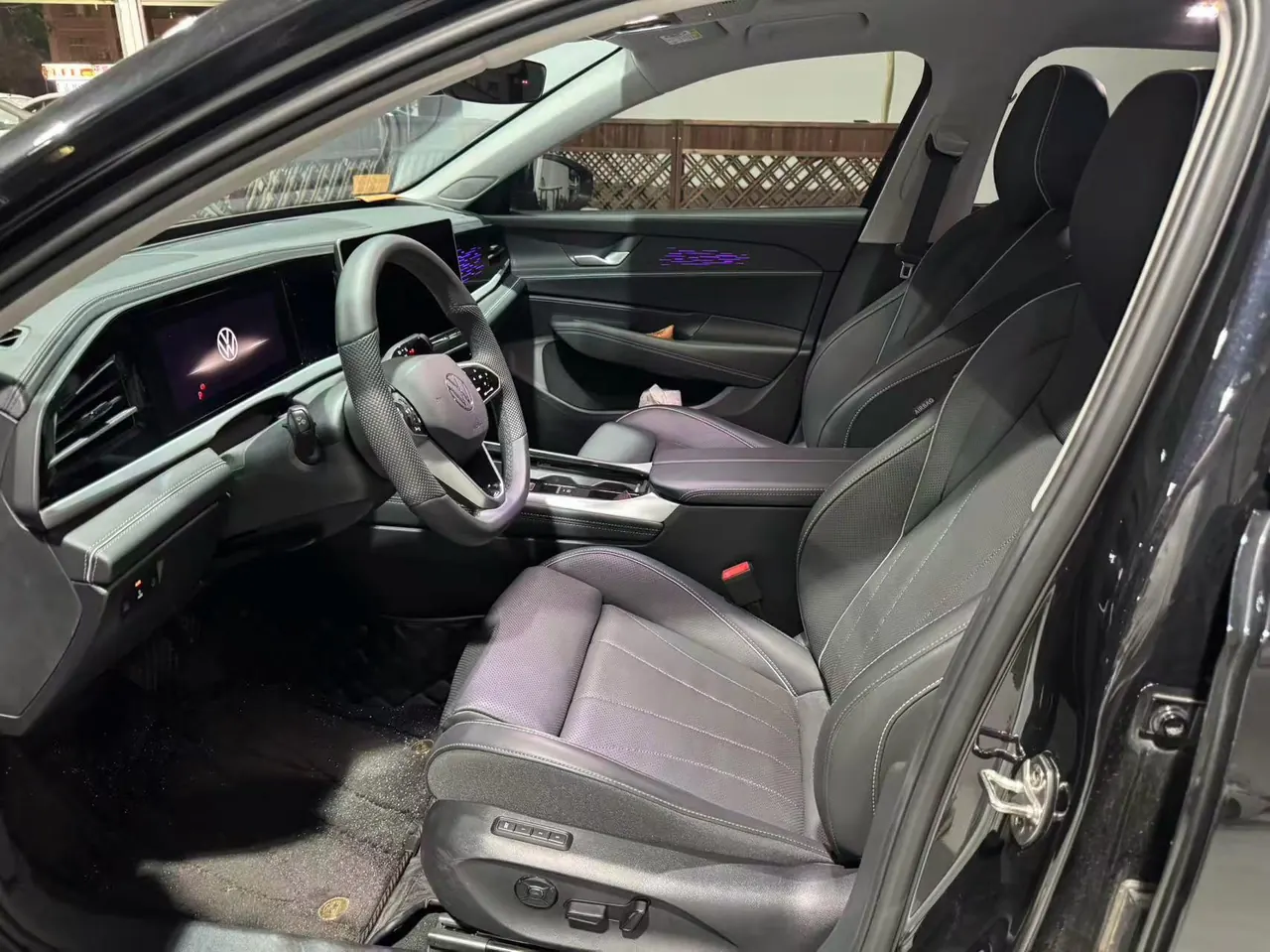 Volkswagen 2025 Passat Pro 2.0TSI 380TSI Star Dragon Edition Automatic 2