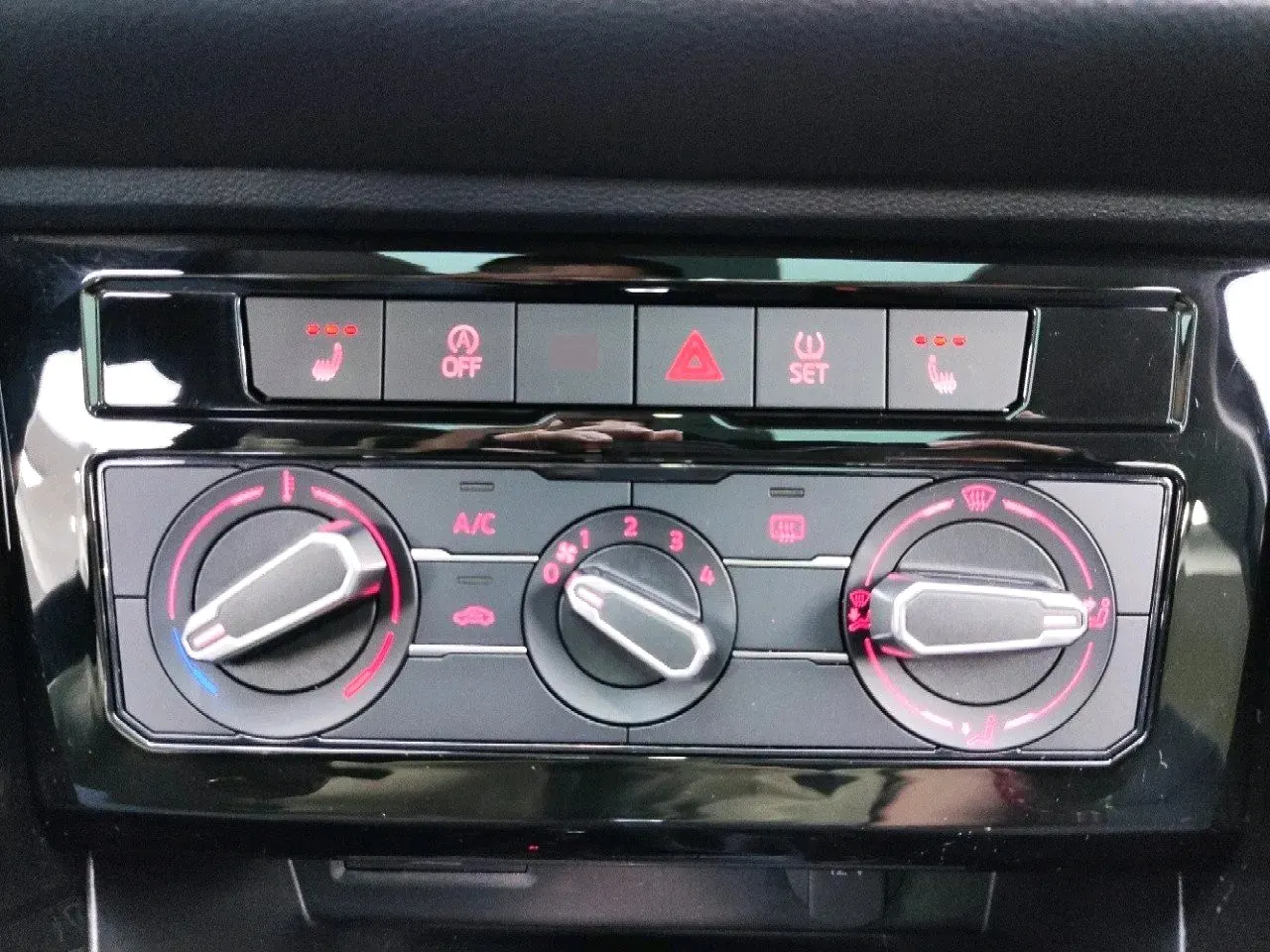 Jetta 2022 Jetta VS7 1.4T Black Front Edition Pleasant Edition Pro Automatic Gear 14