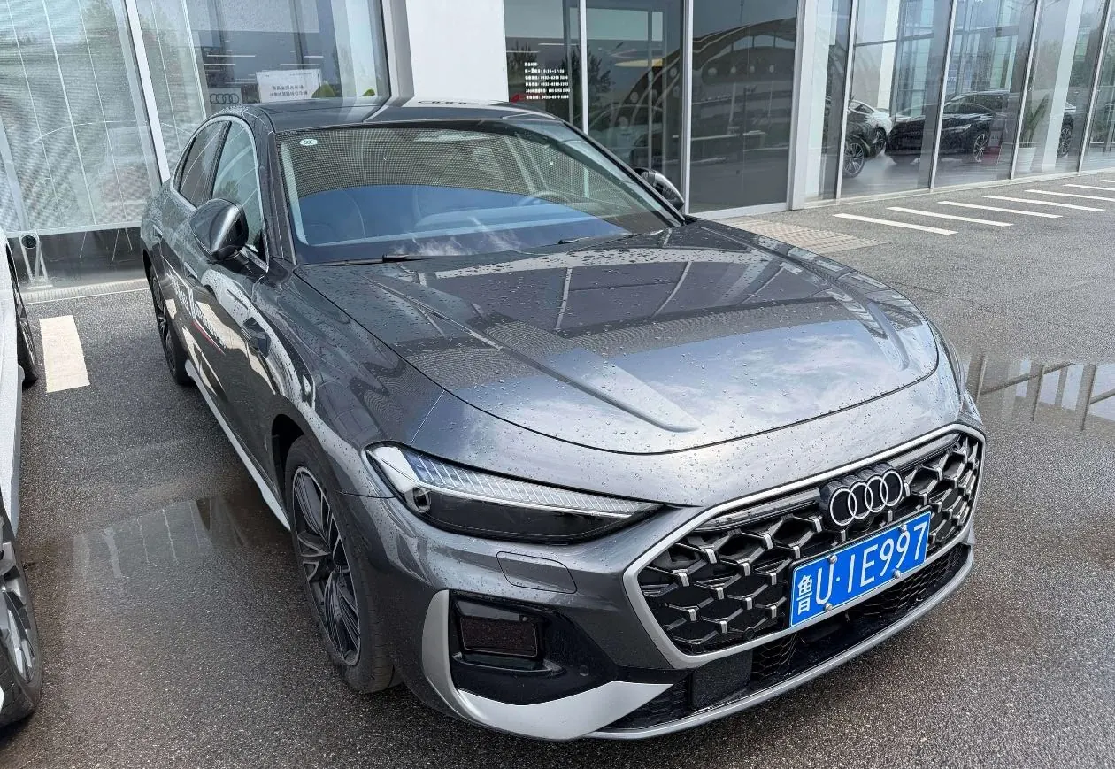 Audi 2026 A5L 2.0T Dry Kun Smart Driving Edition Automatic Gear 5
