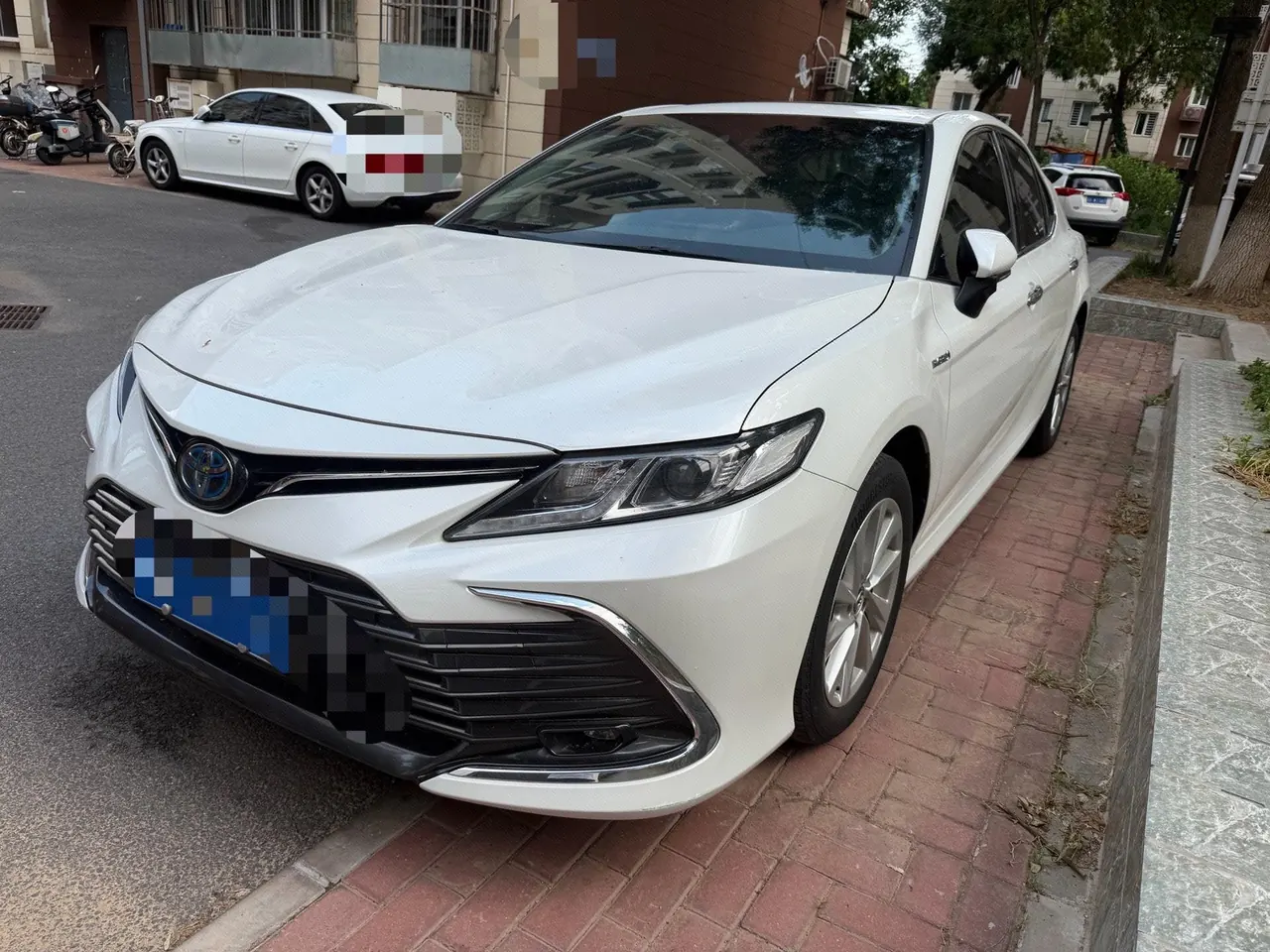 Open image lightbox: Toyota 2021 Camry Dual Engine 2.5HGVP Stepless Leading Edition Automatic Gear