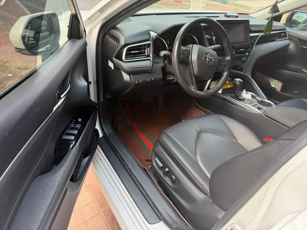 Toyota 2021 Camry Dual Engine 2.5HGVP Stepless Leading Edition Automatic Gear 2