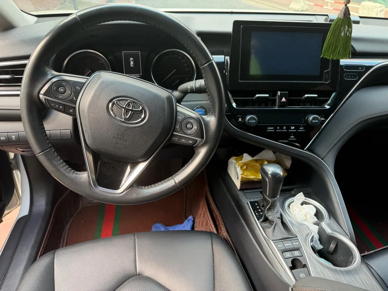 Toyota 2021 Camry Dual Engine 2.5HGVP Stepless Leading Edition Automatic Gear 3