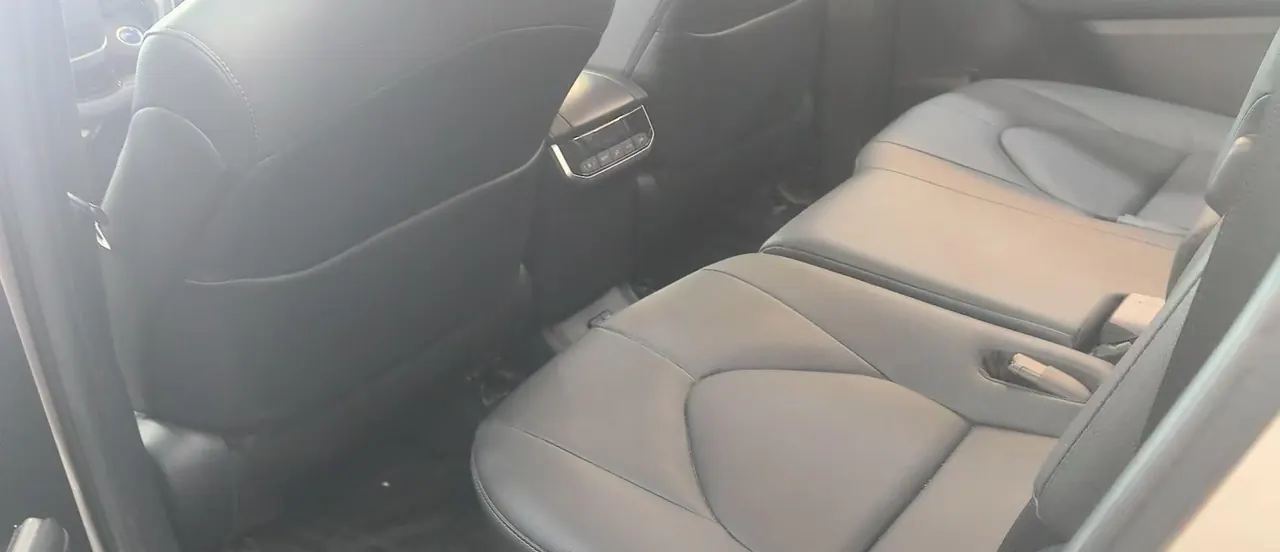 Toyota 2022 Highlander Dual Engine 2.5 Stepless Four-wheel Drive Premium Edition 7-seat Automatic Gear 5