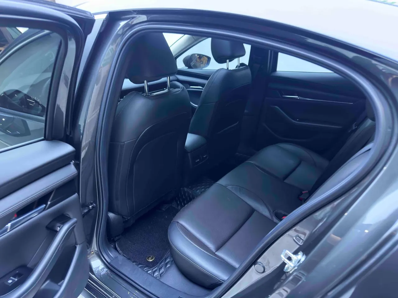 Mazda 3 Oncorsela 2022 Mazda 3 Oncorsela-sedan 2.0 quality smart version automatic transmission 9