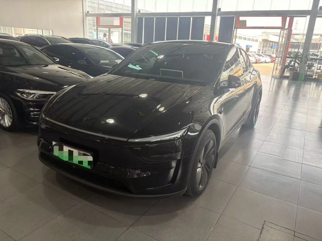 Open image lightbox: Tesla 2026 Model Y Rear-Wheel-Drive Automatic
