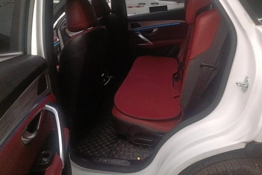 Jetour 2023 X70 PLUS 1.5T Brave PLUS7 Automatic Gear 5