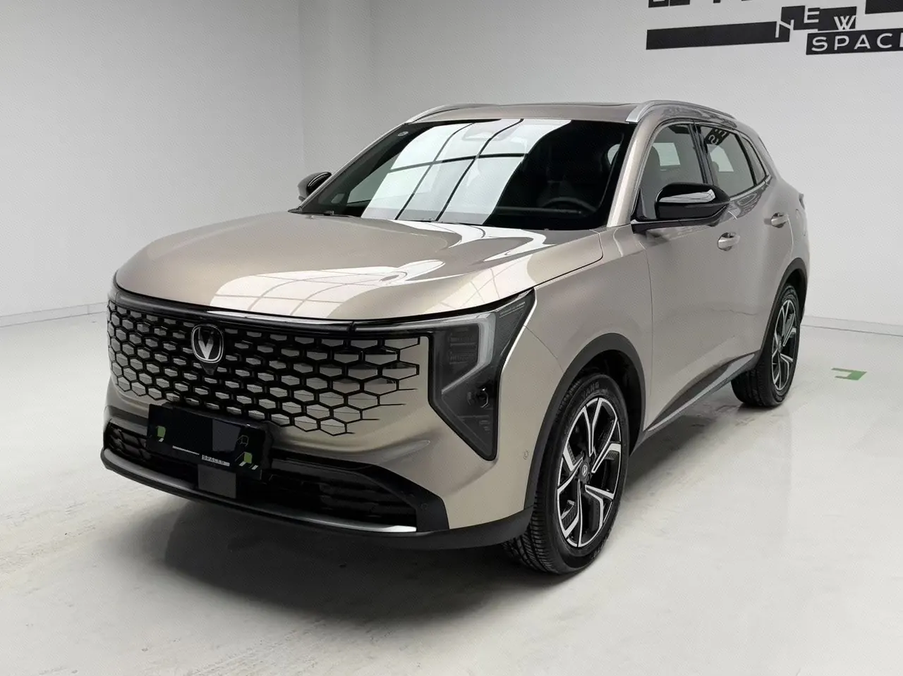 Open image lightbox: ChangAn 2026 CS55 PLUS 1.5T New Blue Whale Tianzhu Prestige Automatic