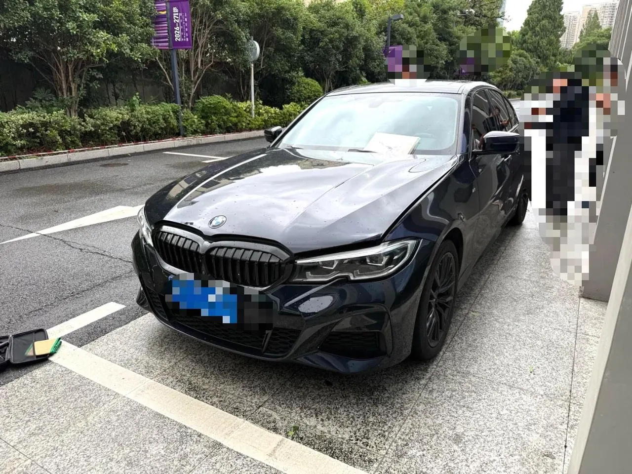 打开图片灯箱:BMW 3 Series 2021 325i 2.0T M Sports Obsidian Night Kit (Changed) Automatic Gear
