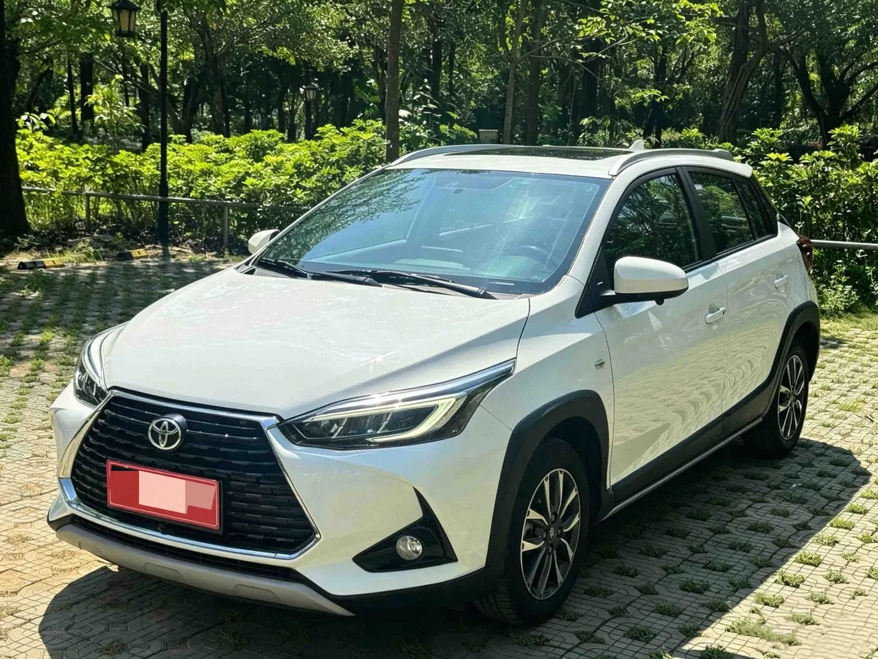 打开图片灯箱:Toyota yaris 2022 YARiS L to dazzle X 1.5 stepless distinguished version of automatic gear