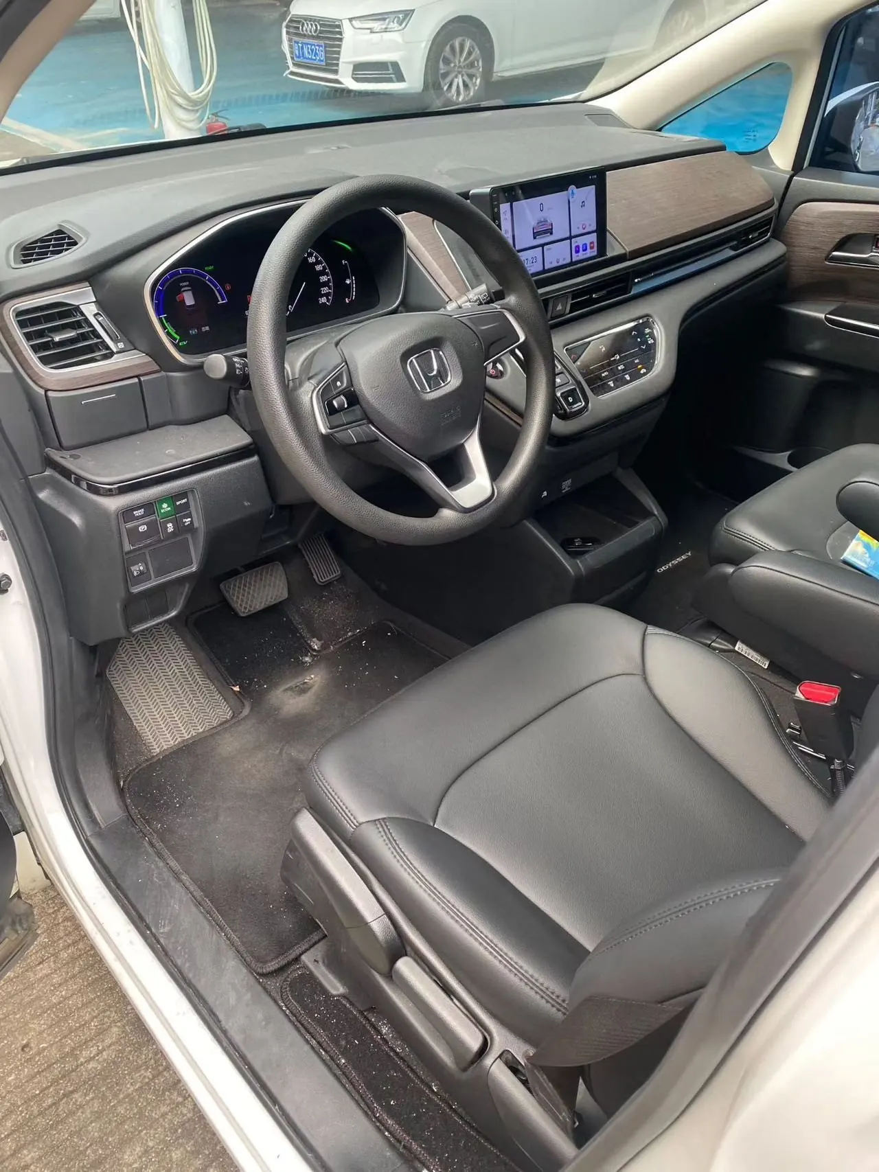 Honda 2022 Odyssey Hybrid 2.0 Stepless Sharp and Pleasant Edition Automatic Gear 2