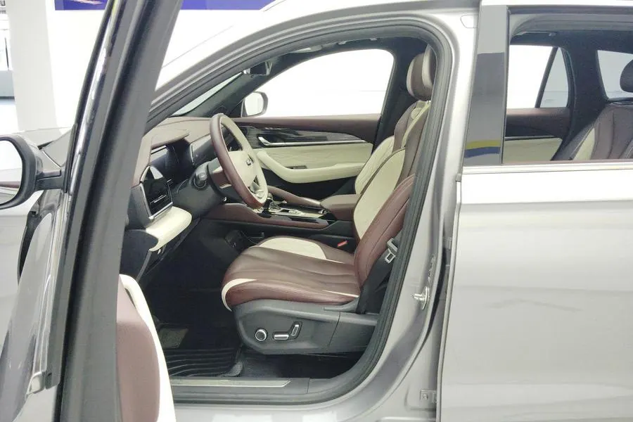 Geely 2021 XingyueL (Monjaro) 2.0TD high-power four-wheel drive noble automatic transmission 3