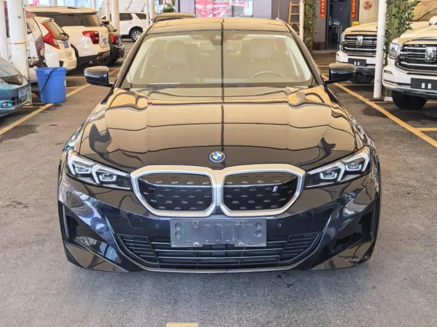 BMW 2022 i3 eDrive 35L automatic gear 2