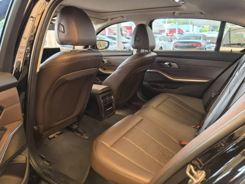 BMW 2022 i3 eDrive 35L automatic gear 5