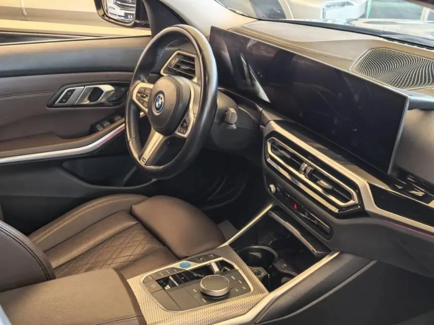 BMW 2022 i3 eDrive 35L automatic gear 6