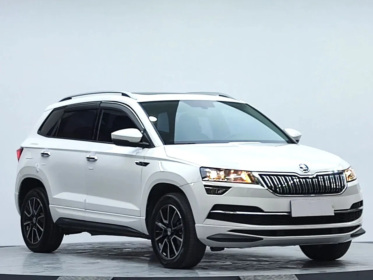 Skoda 2022 Keluoke 1.4TSI TSI280 Premium Edition Automatic Gear 3
