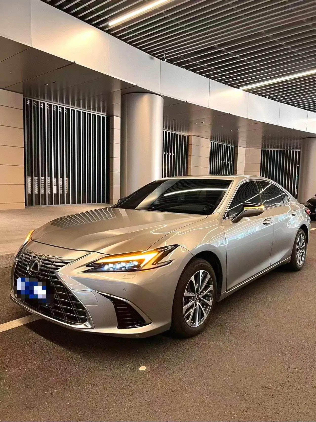 Open image lightbox: Lexus ES (Imported) 2025 ES200 2.0 Stepless Edition Automatic Gear