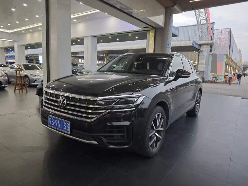 Open image lightbox: Volkswagen Touareg (Imported) 2021 Touareg 3.0TSI Sharp Edition Classic Sports Suit Automatic Gear
