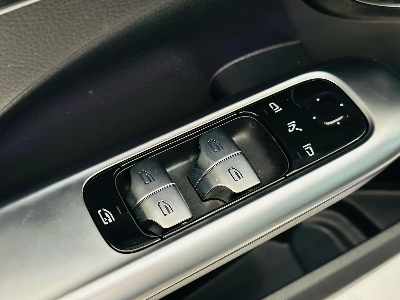 Mercedes Benz Class C 2025 C 260 L 48V 1.5T Sports Edition Automatic Gear 12