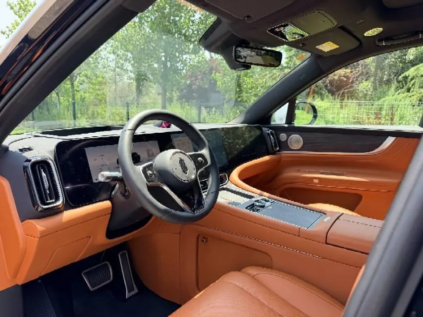 AITO 2025 AITO M9 extended range Ultra version 52kWh6 seat version automatic gear 4