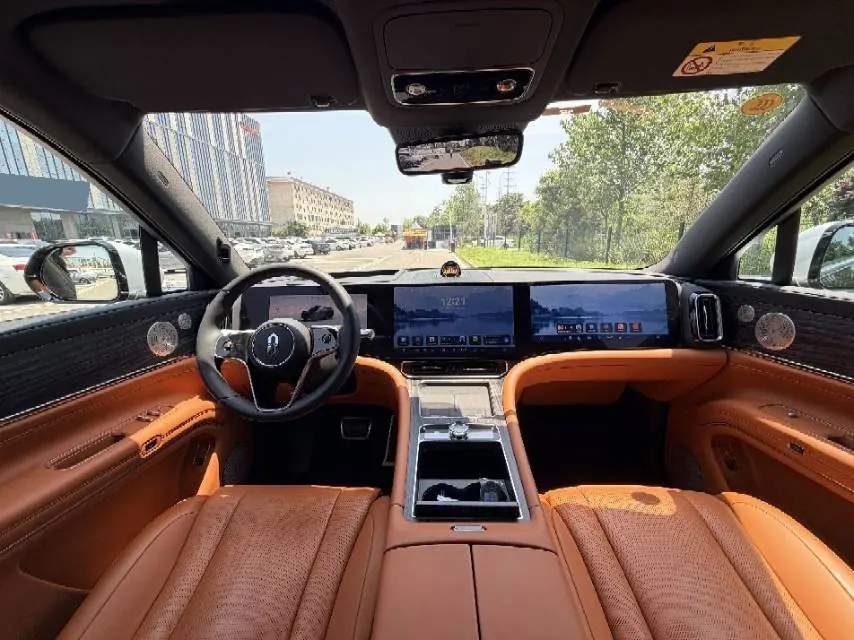 AITO 2025 AITO M9 extended range Ultra version 52kWh6 seat version automatic gear 5