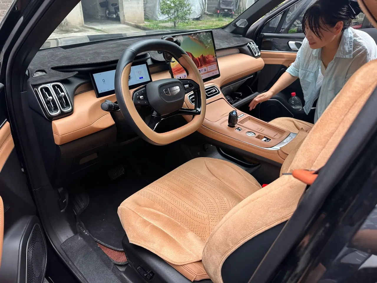 Geely 2025 Boyue L 1.5TD Shanhe Automatic Gear 2