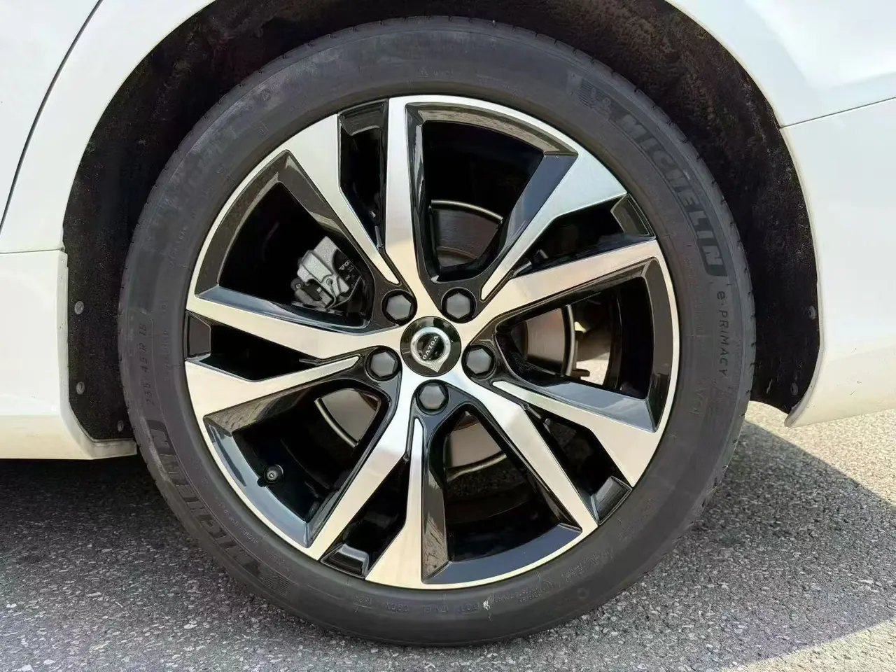 Volvo 2025 S60 48V 2.0T B5 Zhiya Sports Edition Automatic Gear 7