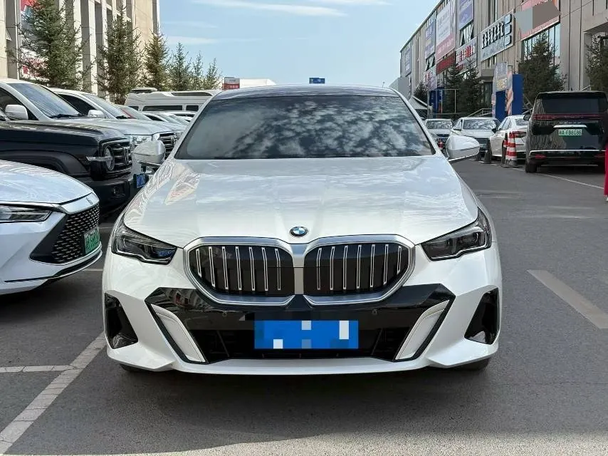 BMW 5 series 2025 525Li 48V 2.0T M sports suit automatic gear 2