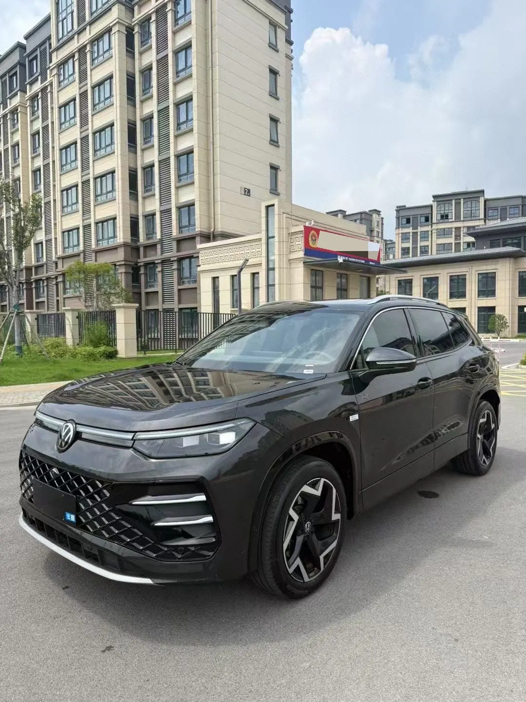 Open image lightbox: Volkswagen 2025 Tanyue L 2.0TSI 330TSI Two-Drive Elite City Bag Automatic Gear