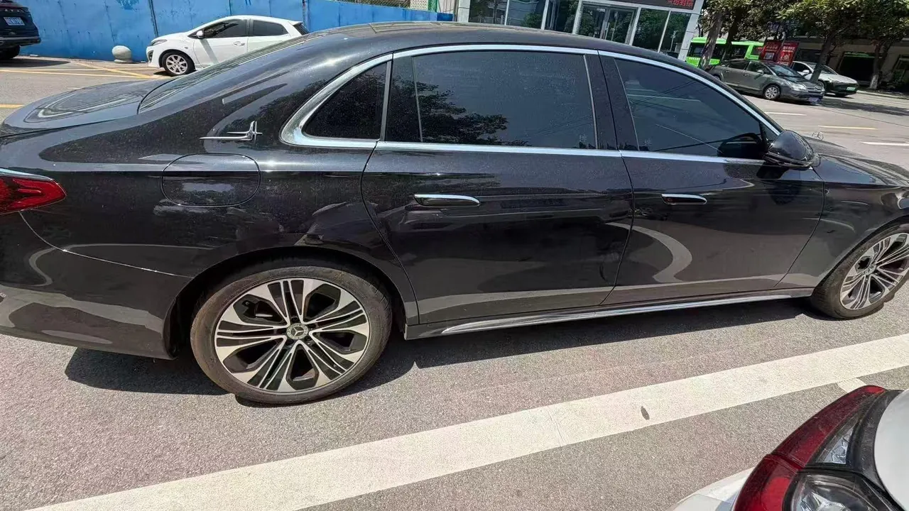 Mercedes Benz E Class 2025 E 300 L 48V 2.0T Luxury Automatic Gear 3