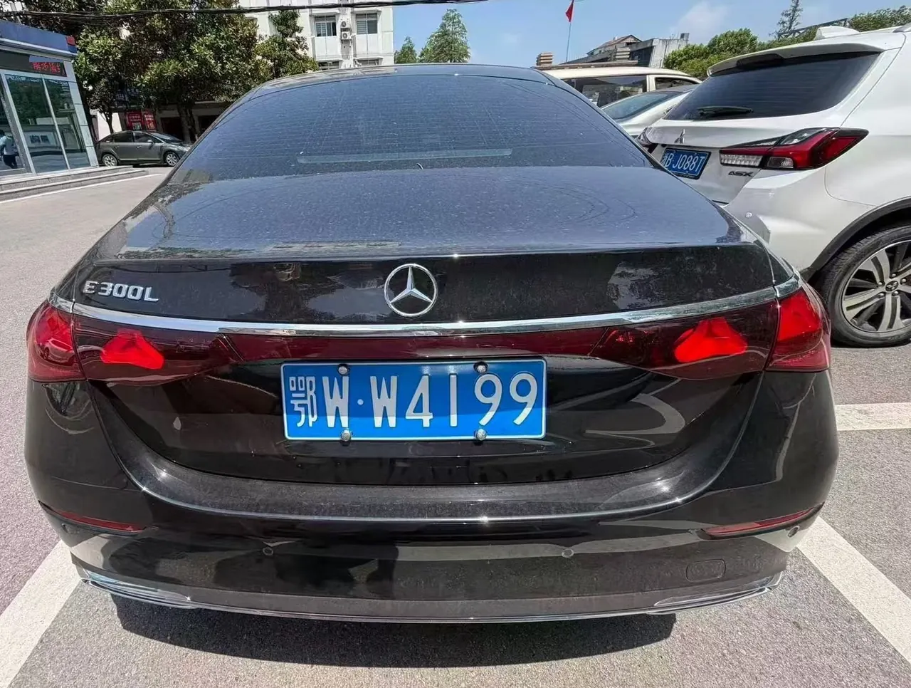 Mercedes Benz E Class 2025 E 300 L 48V 2.0T Luxury Automatic Gear 5