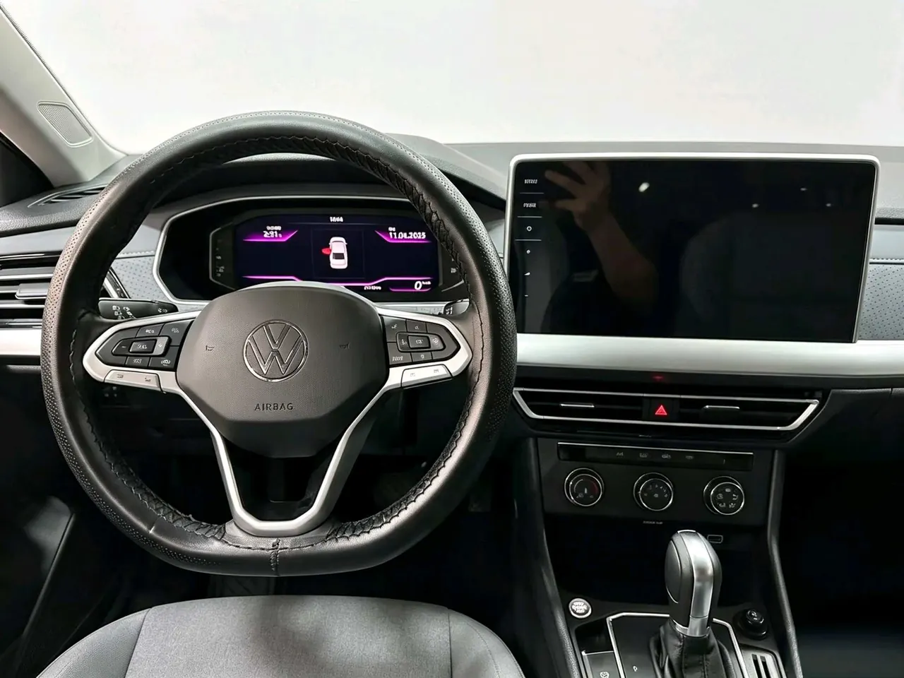 Volkswagen 2023 LaVida 1.5 5 Million Edition Automatic 4