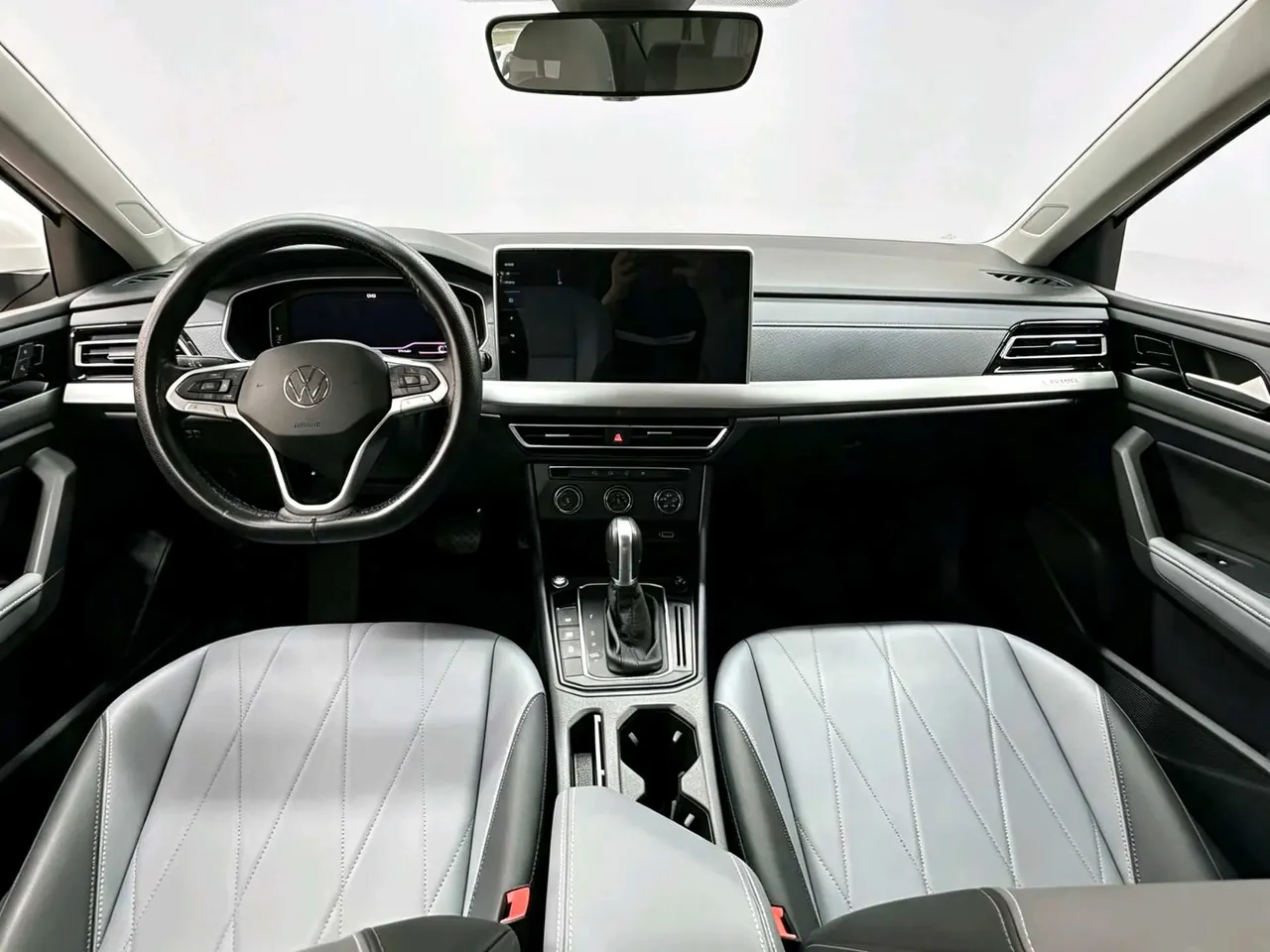 Volkswagen 2023 LaVida 1.5 5 Million Edition Automatic 5