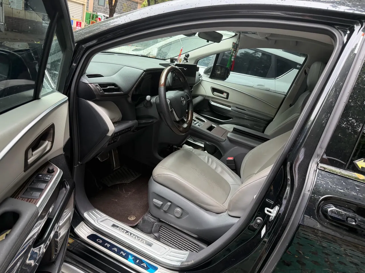 Toyota 2023 Grevia HYBRID 2.5 Stepless Deluxe Edition Automatic Transmission 4