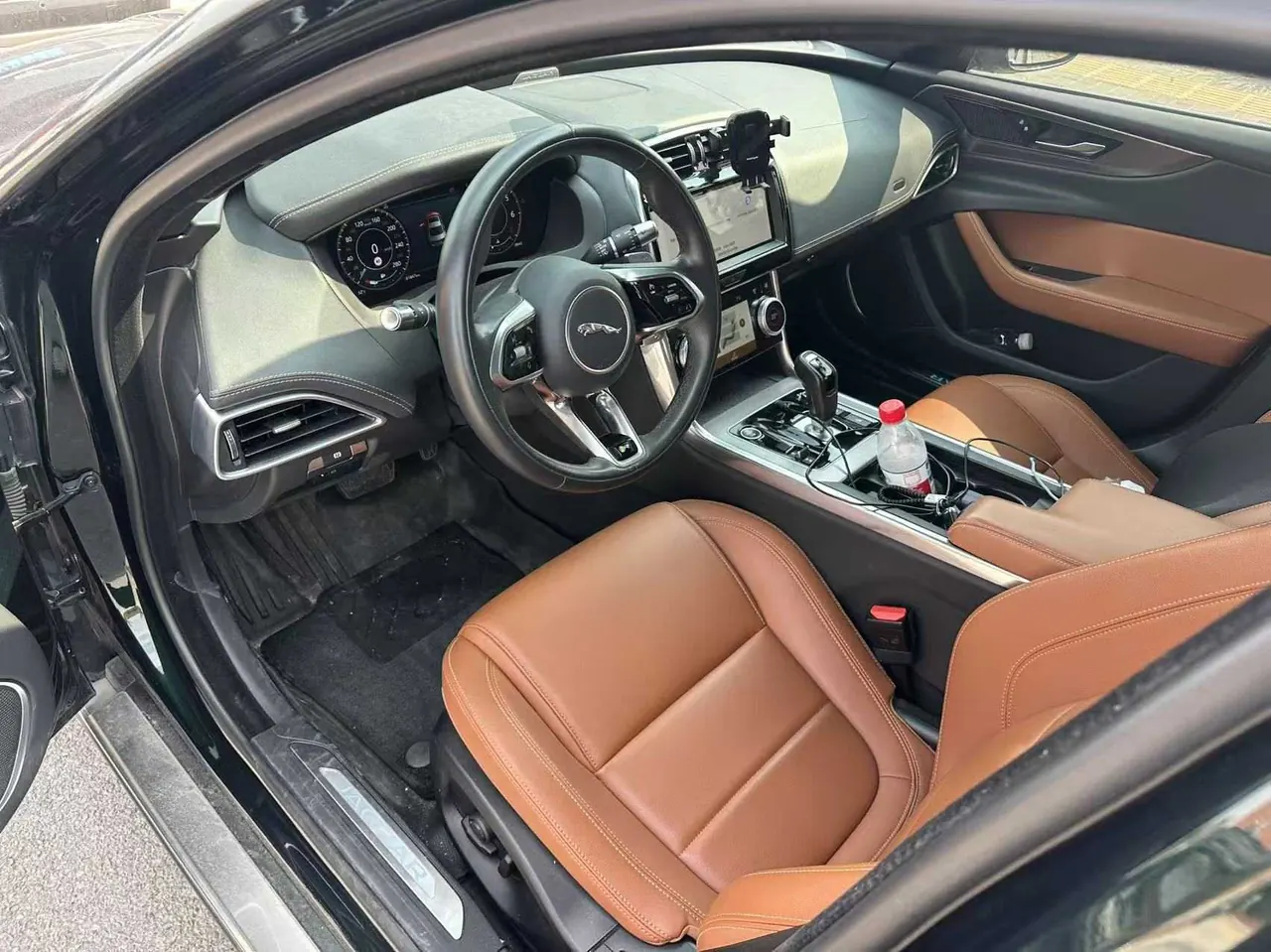 Jaguar 2021 XEL 2.0T 250PS R-DYNAMIC SE Technology Sports Edition Automatic Gear 2