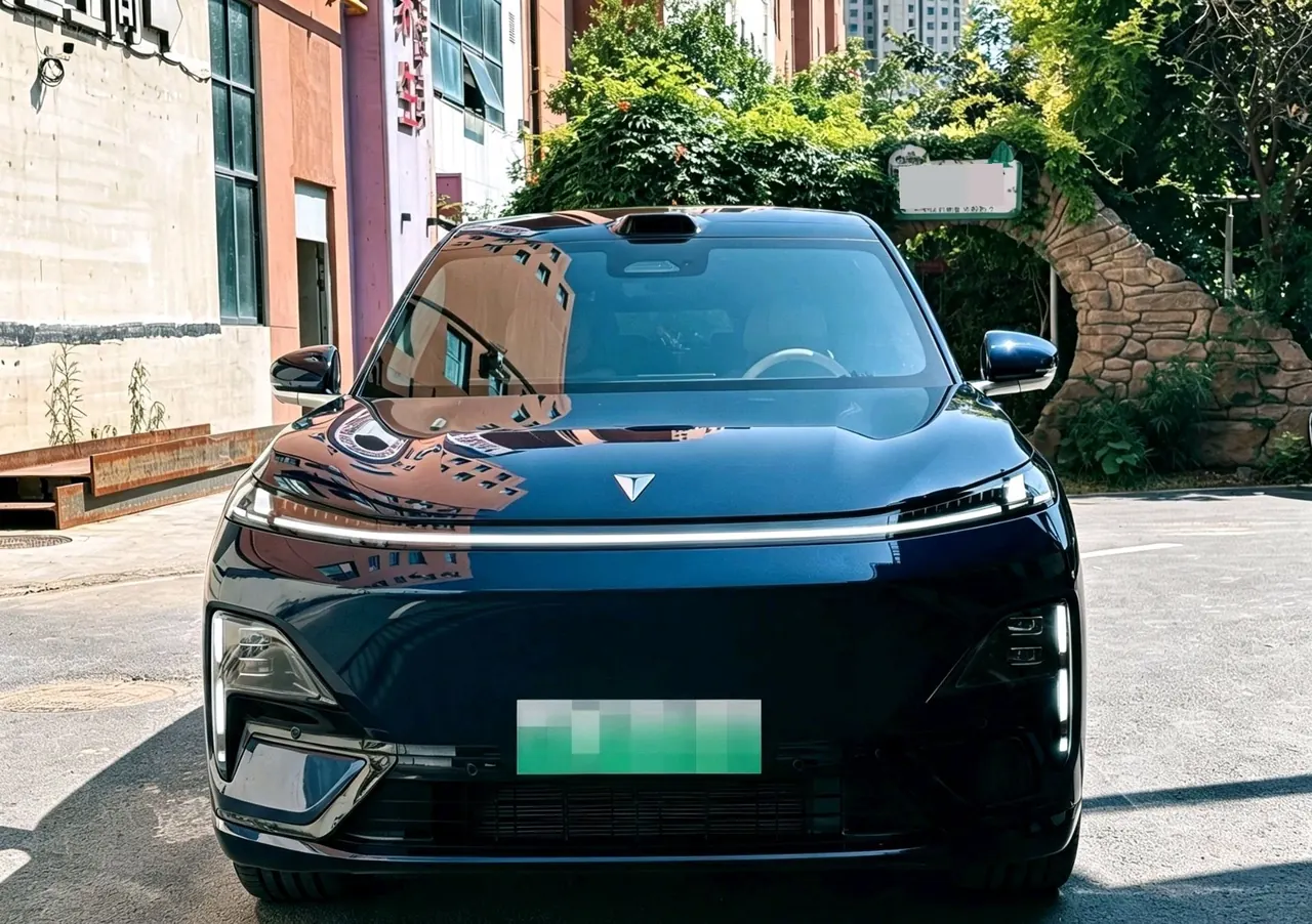 ChangAn Deepal 2025 S09 four-wheel drive Ultra high-fixed automatic gear 2