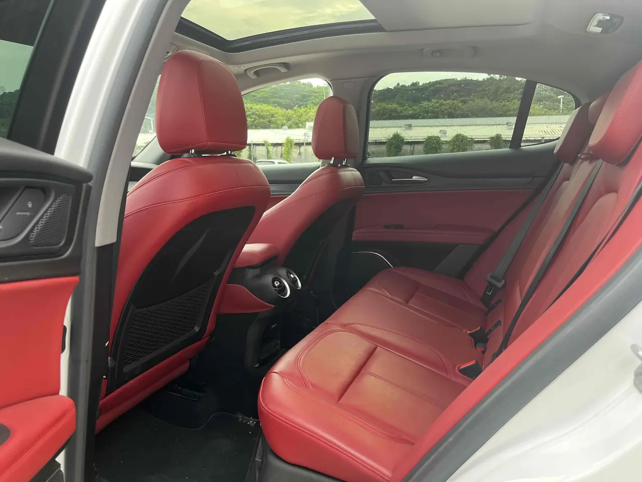 Alfa-Romeo Stelvio (Imported) 2021 Stelvio 2.0T 280HP Deluxe Automatic Gear 5