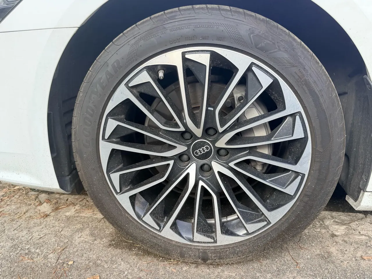 Audi 2024 A7L 2.0TFSI 45TFSI Luxury Automatic 7