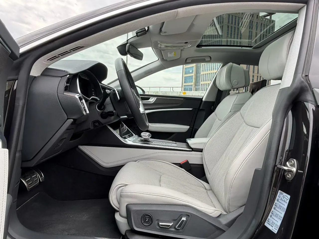 Audi 2024 A7L 48V 3.0TFSI 55TFSI Quattro S-line remote crystal crystal suit automatic gear 4