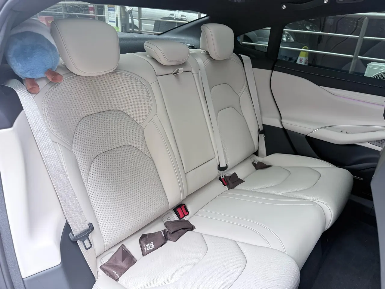 MI 2024 SU 7 800km 4-wheel drive ultra-long endurance high-end smart driving Max version automatic gear 11