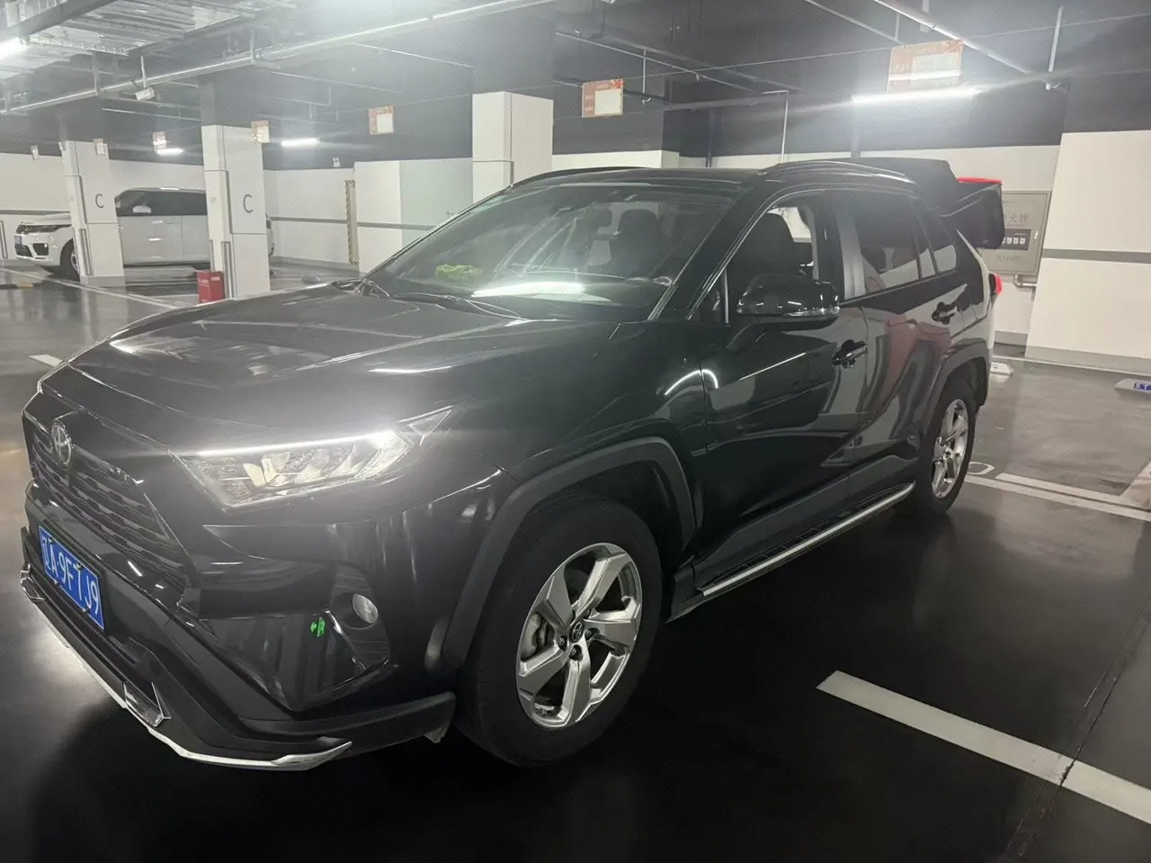 Open image lightbox: Toyota 2020 RAV4 Rongfeng 2.0 Stepless Four-wheel Drive Fashion Edition Automatic Gear