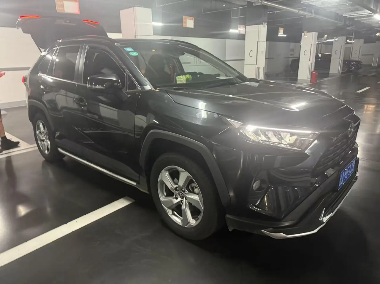 Toyota 2020 RAV4 Rongfeng 2.0 Stepless Four-wheel Drive Fashion Edition Automatic Gear 2