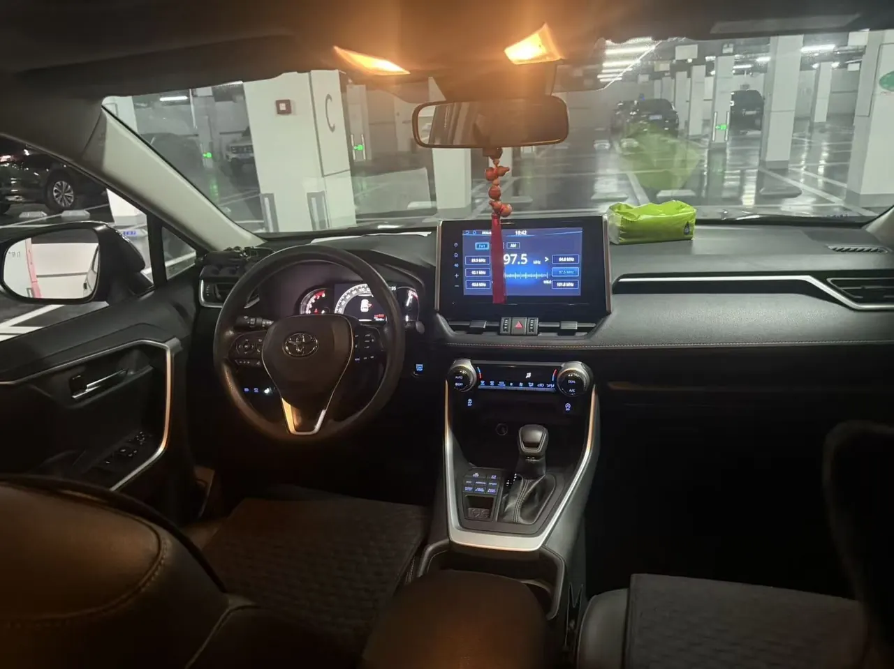 Toyota 2020 RAV4 Rongfeng 2.0 Stepless Four-wheel Drive Fashion Edition Automatic Gear 7