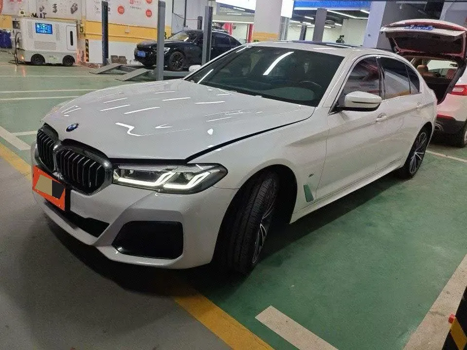 打开图片灯箱:BMW 5 Series 2022 530Li 2.0T Leading M Sports Suit (Change 2) Automatic Gear