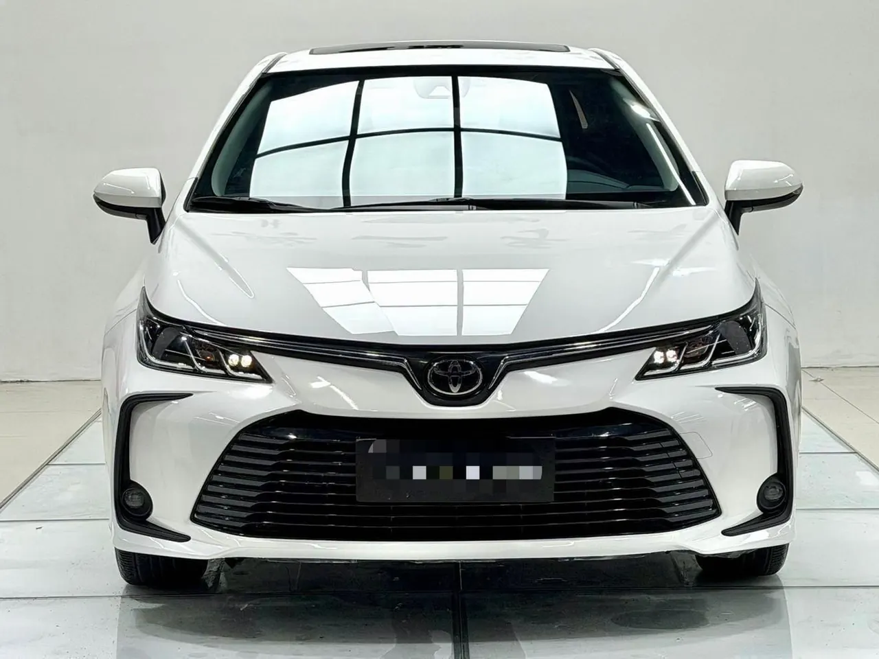 Toyota 2021 corolla 1.2T stepless elite version of automatic gear 2