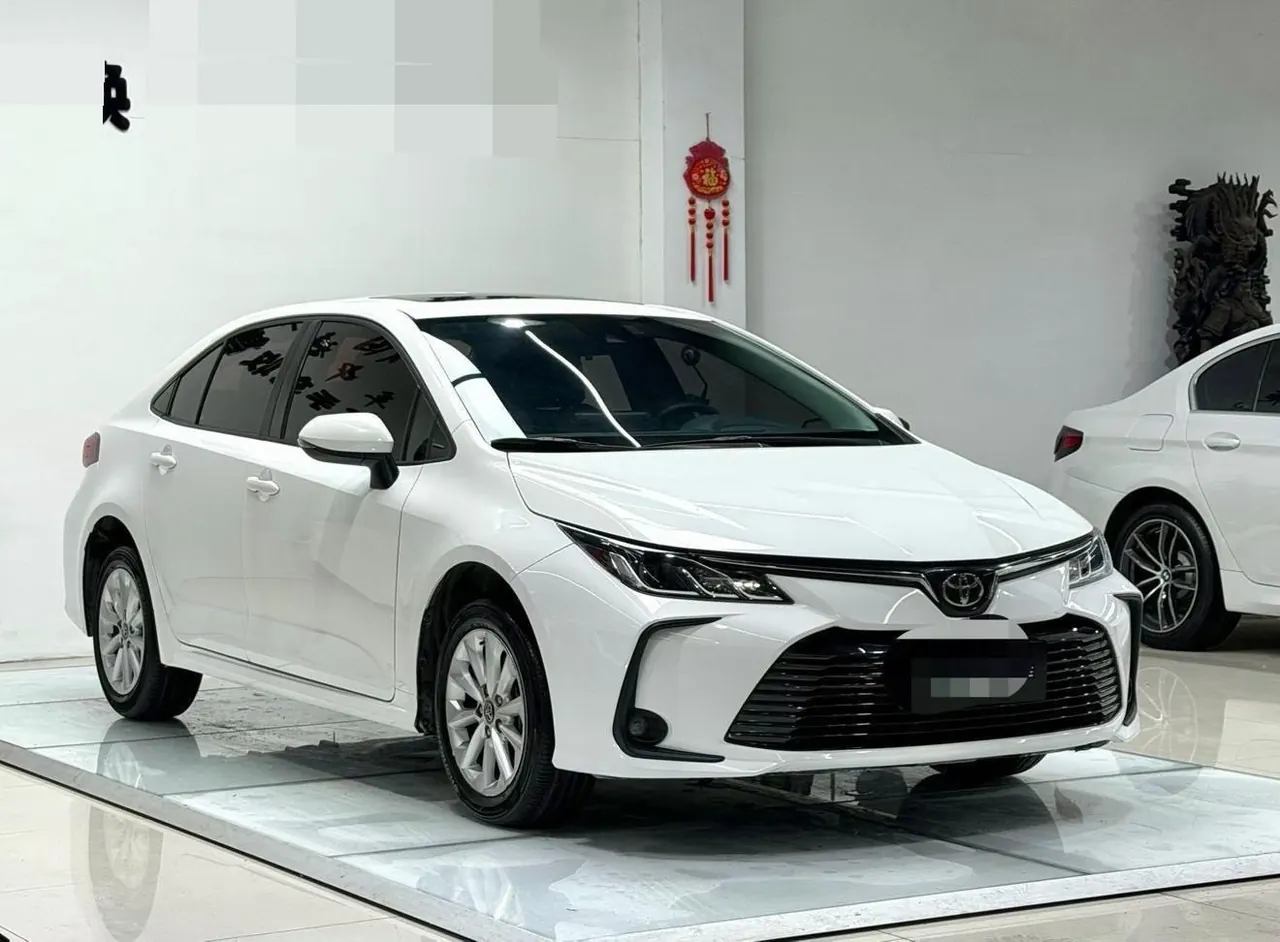 Toyota 2021 corolla 1.2T stepless elite version of automatic gear 3