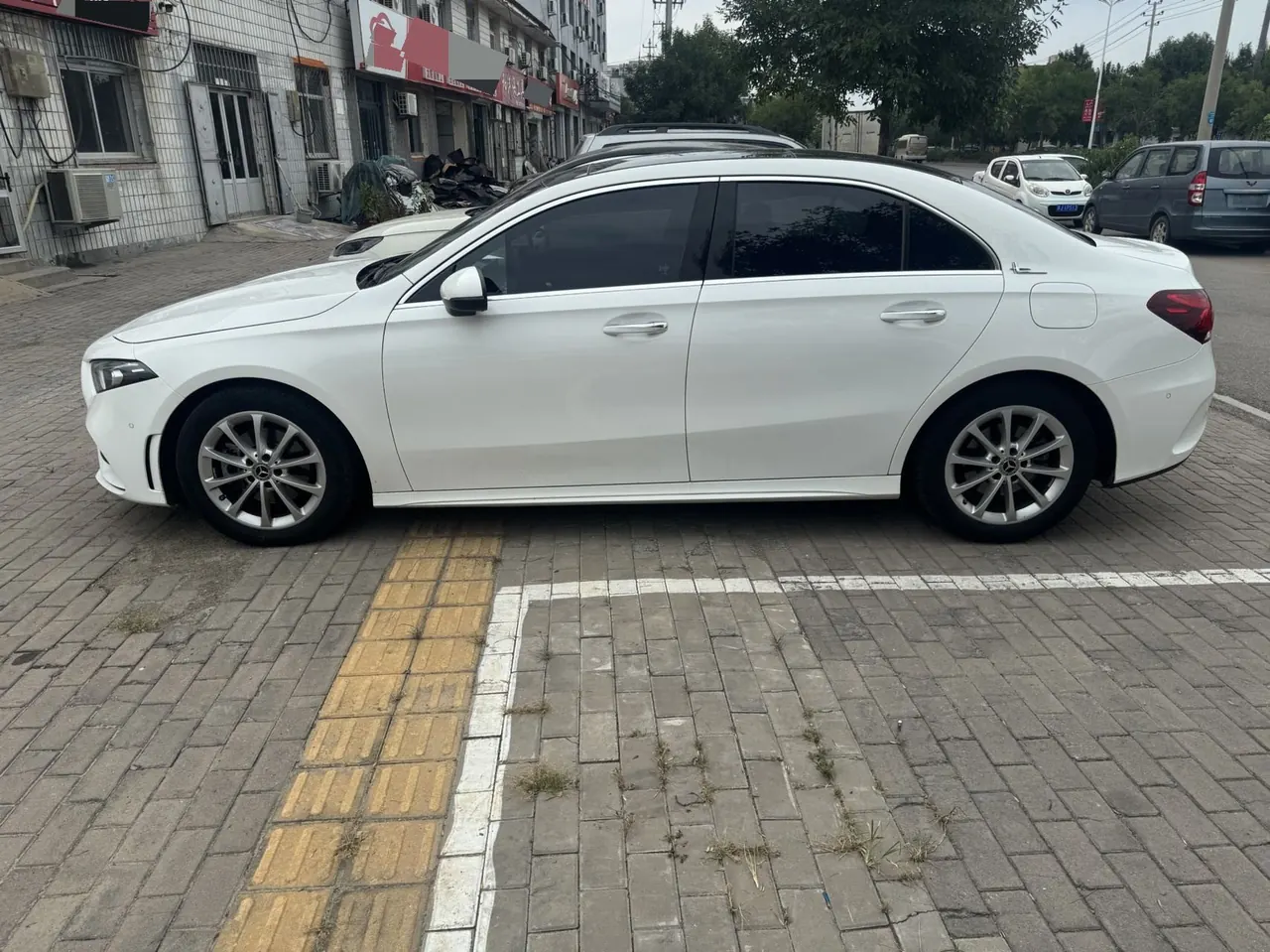 Mercedes Benz Class A 2021 A 200 L 1.3T Dynamic Automatic 3