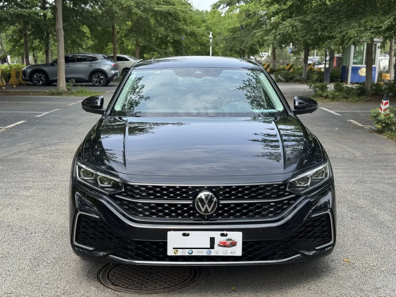 Volkswagen 2024 Passat 2.0TSI 380TSI Star Deluxe Edition Automatic Transmission 2